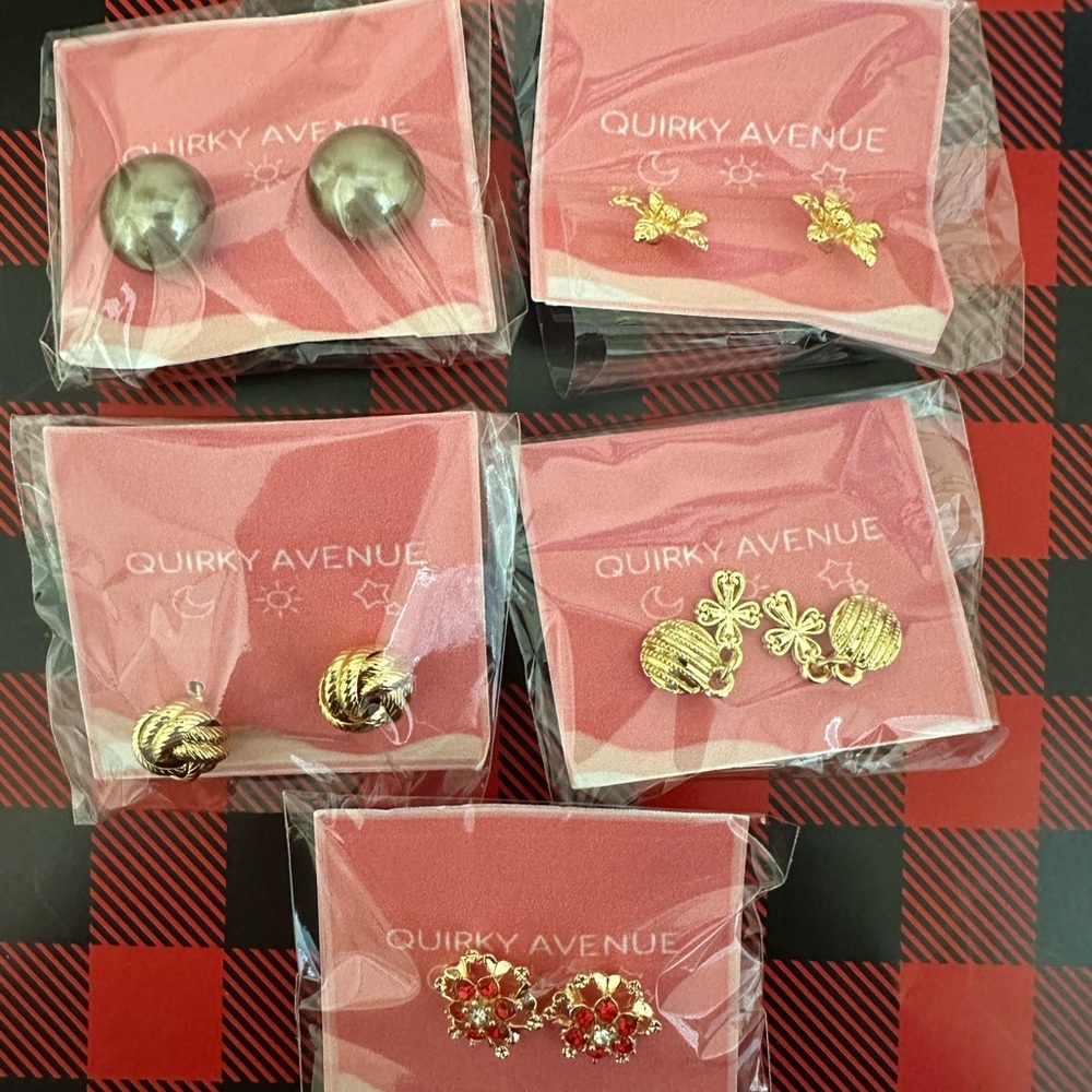 New pack of 5 earring sets